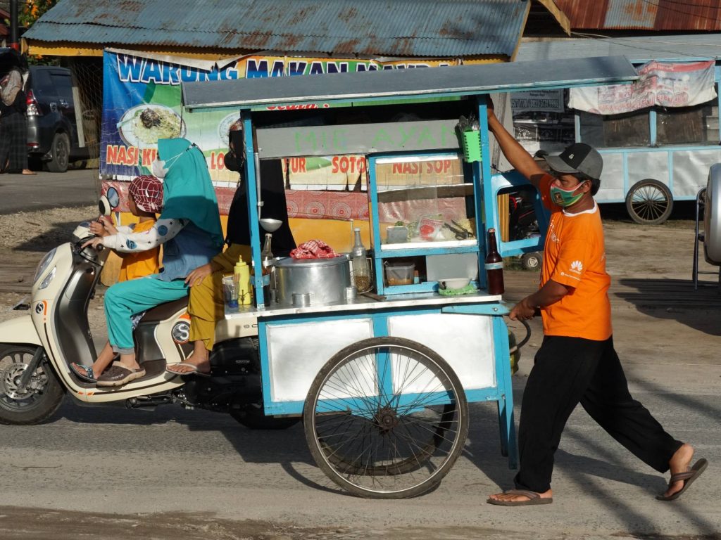 cara jualan bakso keliling laris