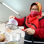 cara menyaring minyak goreng