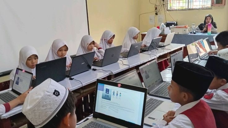 sekolah islam modern berbasis teknologi